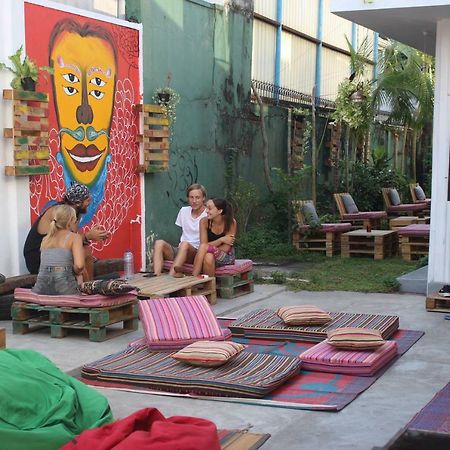 Groove House Hostels Коломбо Экстерьер фото