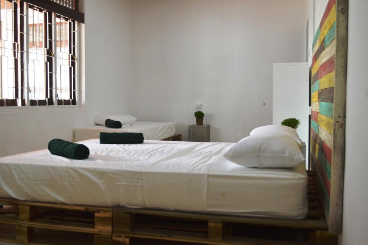 Groove House Hostels Коломбо Экстерьер фото