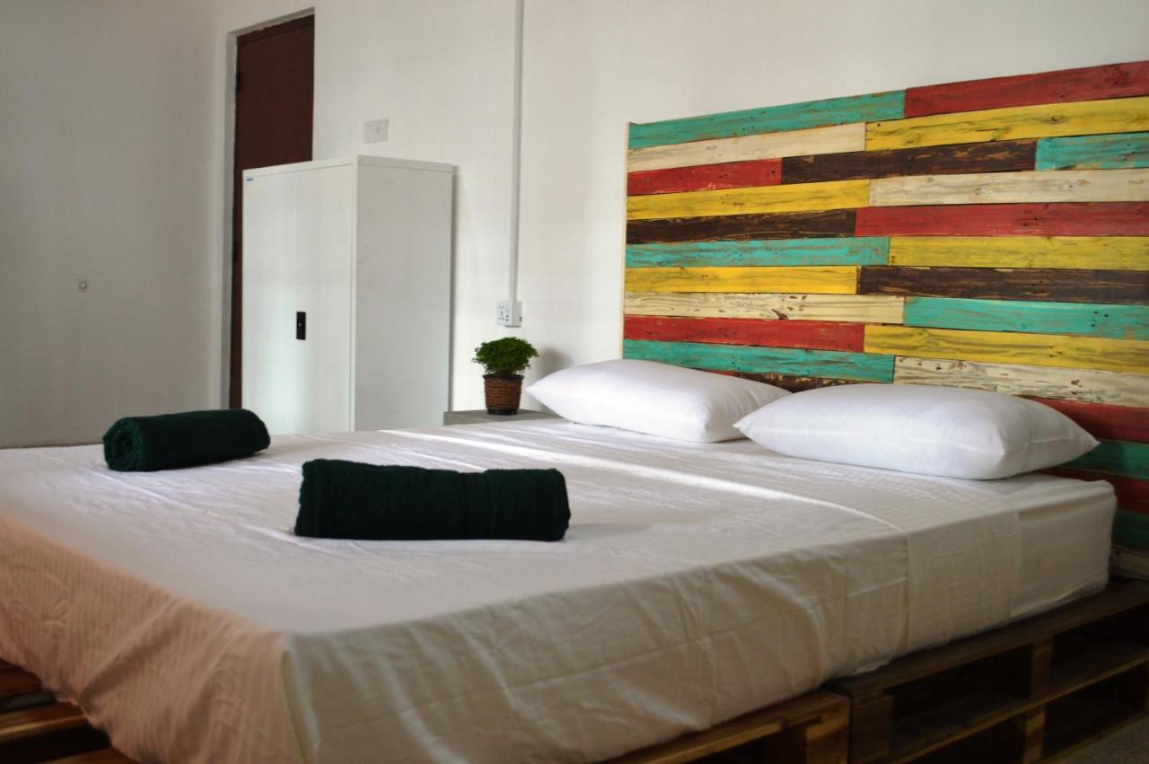 Groove House Hostels Коломбо Экстерьер фото