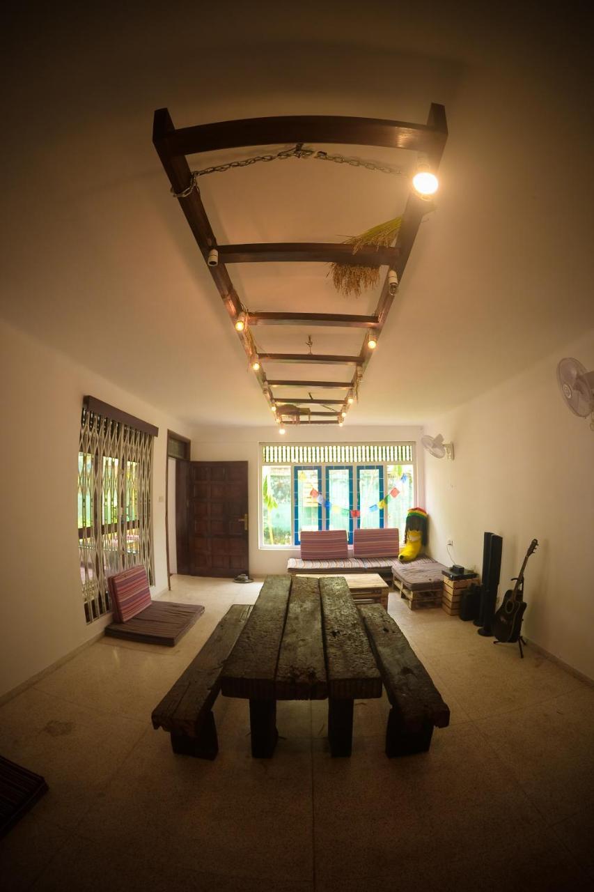Groove House Hostels Коломбо Экстерьер фото