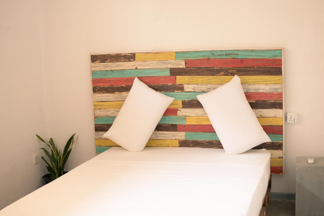 Groove House Hostels Коломбо Экстерьер фото