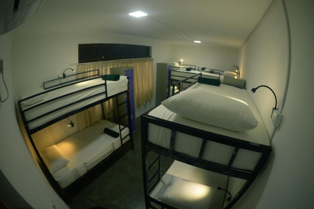 Groove House Hostels Коломбо Экстерьер фото