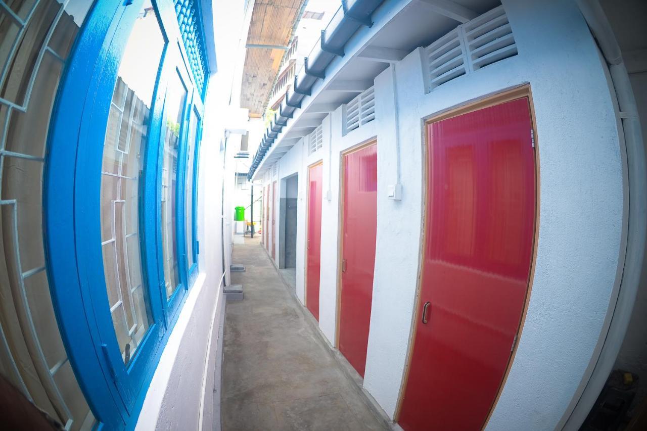 Groove House Hostels Коломбо Экстерьер фото