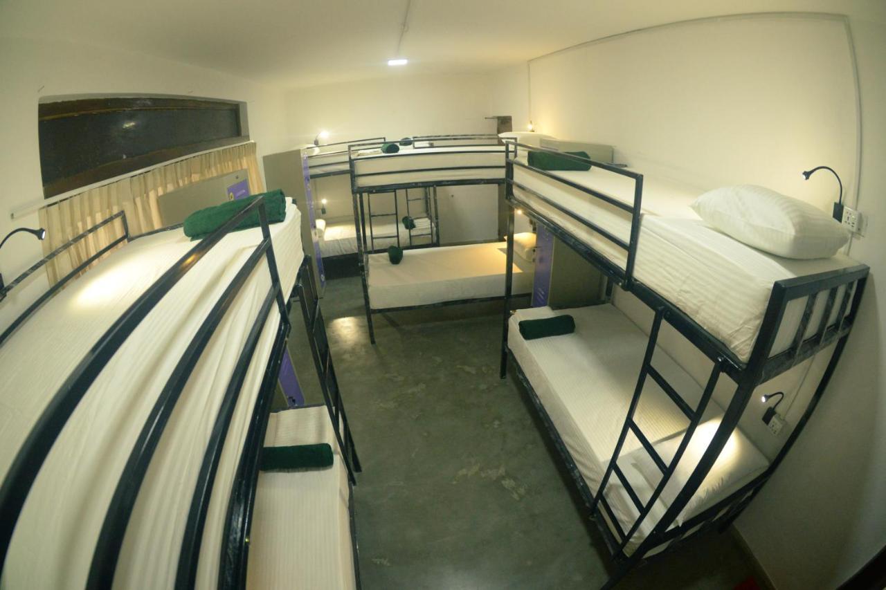 Groove House Hostels Коломбо Экстерьер фото