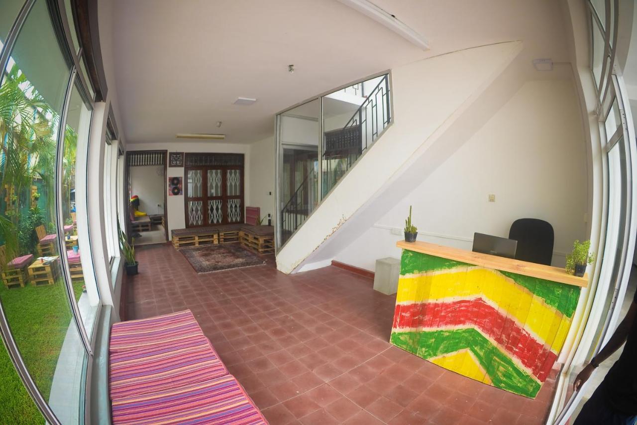 Groove House Hostels Коломбо Экстерьер фото