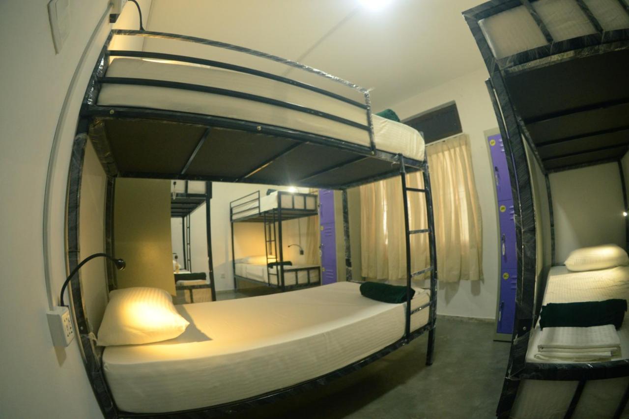 Groove House Hostels Коломбо Экстерьер фото