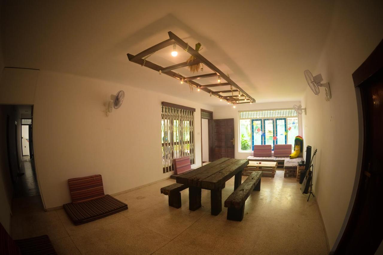 Groove House Hostels Коломбо Экстерьер фото