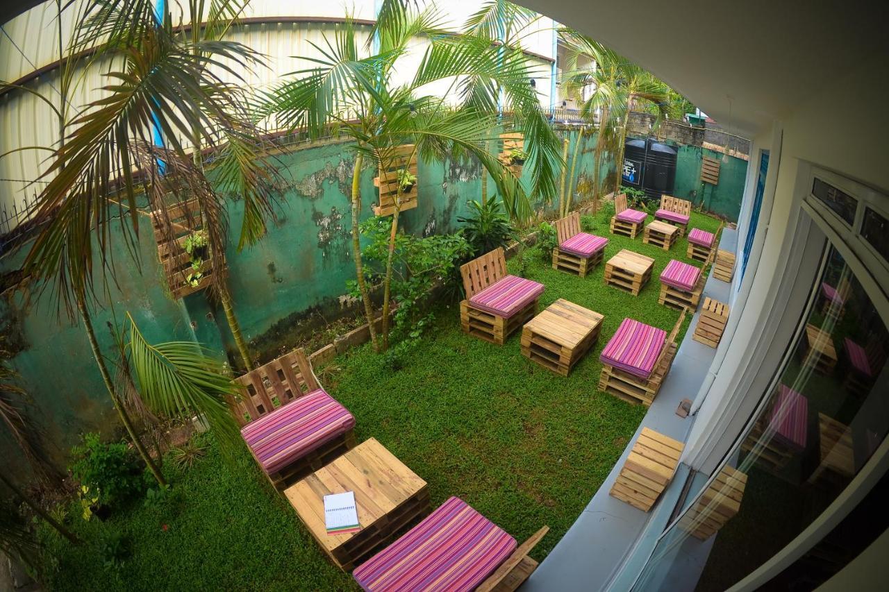 Groove House Hostels Коломбо Экстерьер фото