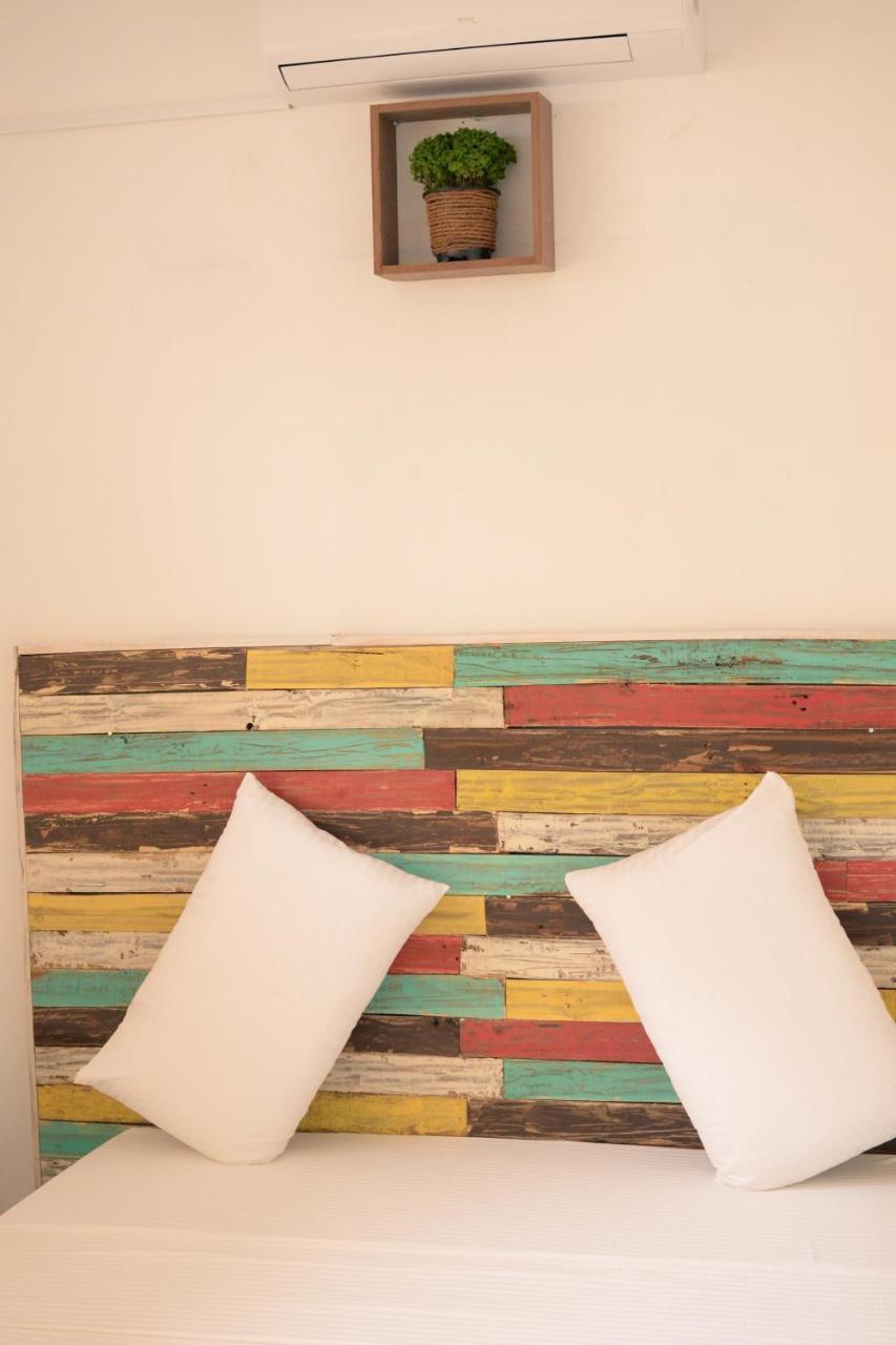 Groove House Hostels Коломбо Экстерьер фото