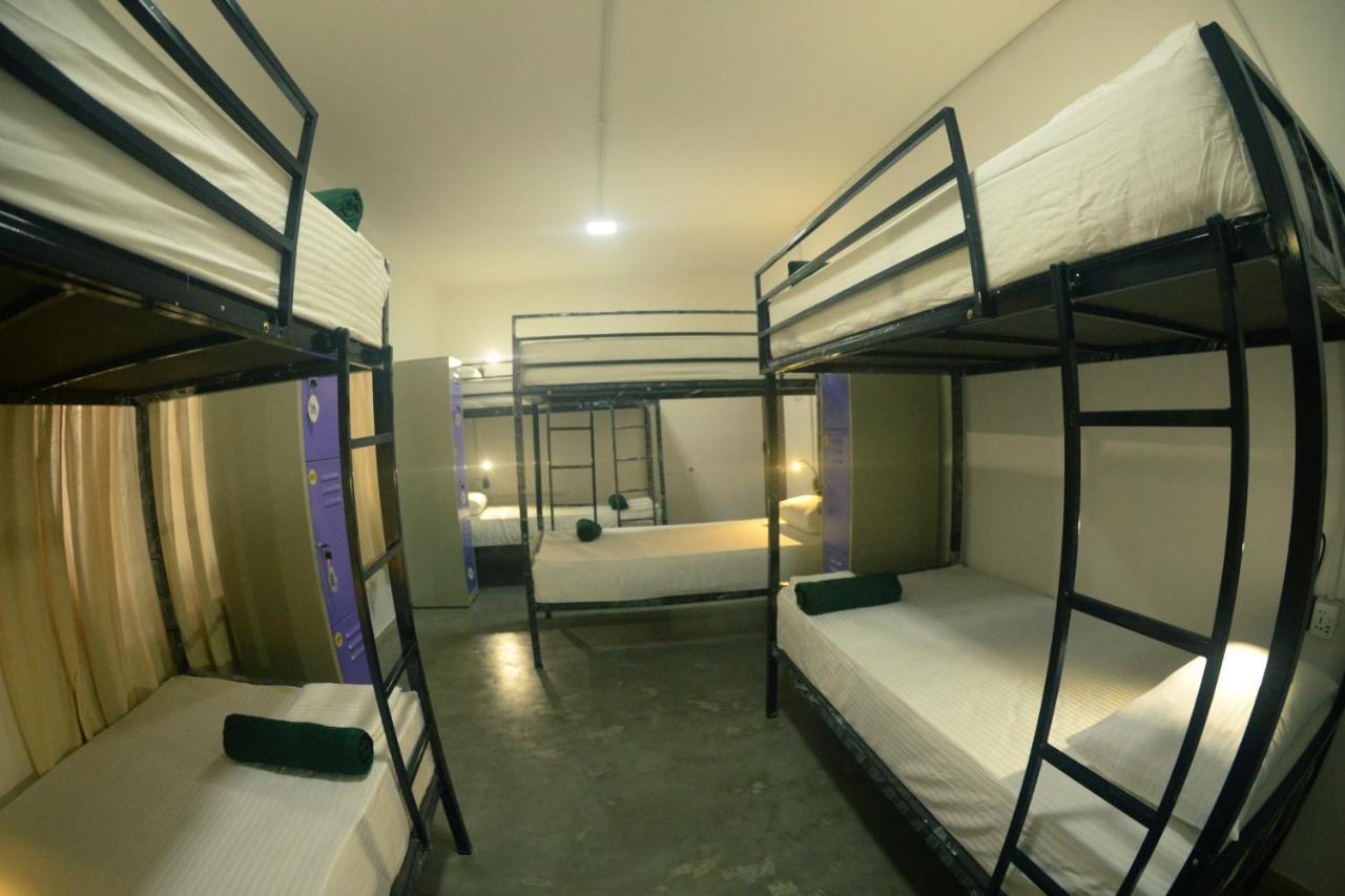 Groove House Hostels Коломбо Экстерьер фото