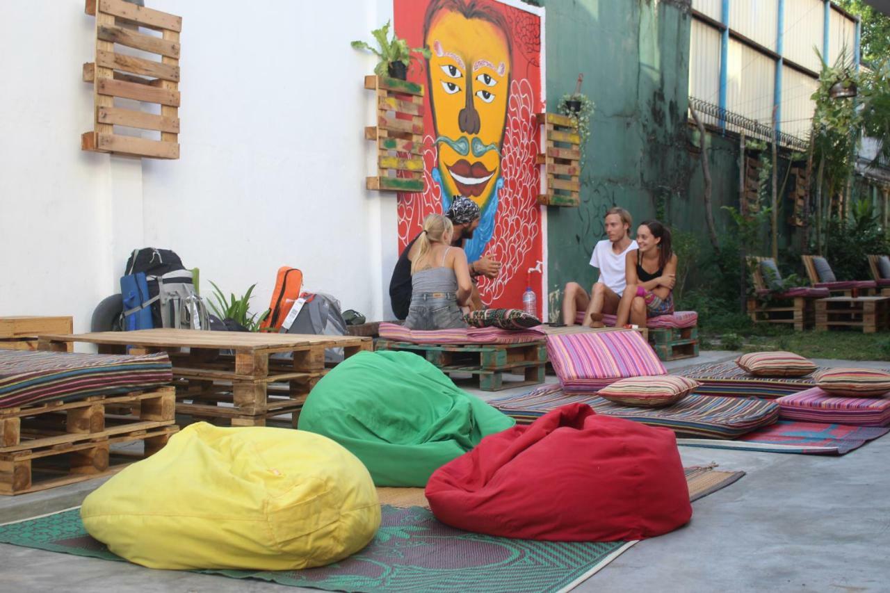 Groove House Hostels Коломбо Экстерьер фото