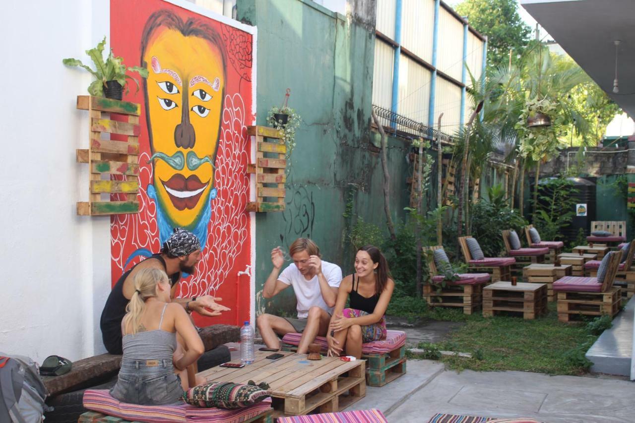 Groove House Hostels Коломбо Экстерьер фото