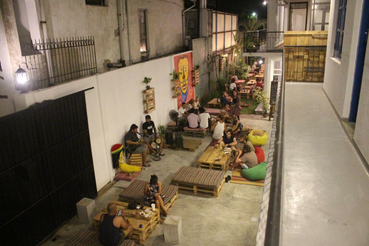 Groove House Hostels Коломбо Экстерьер фото