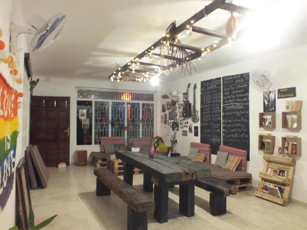 Groove House Hostels Коломбо Экстерьер фото
