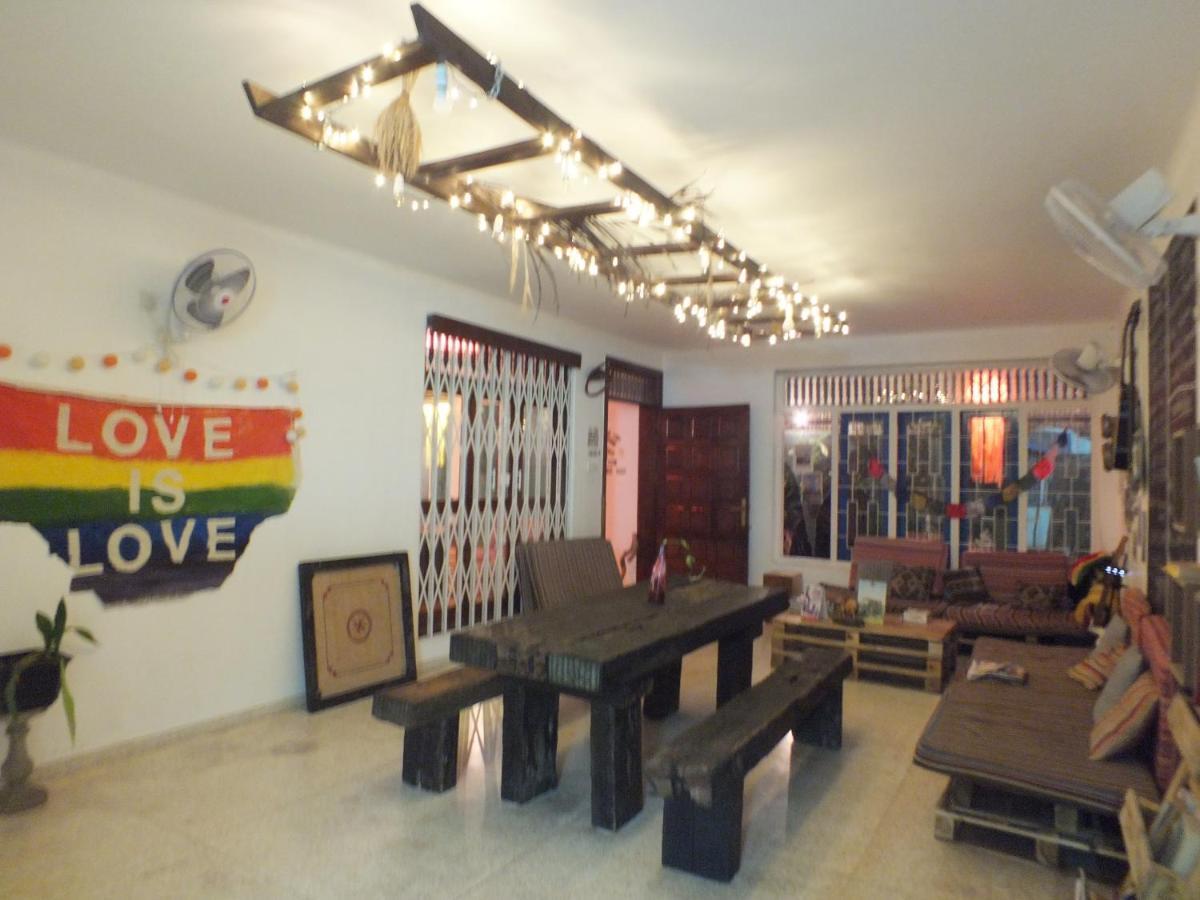 Groove House Hostels Коломбо Экстерьер фото