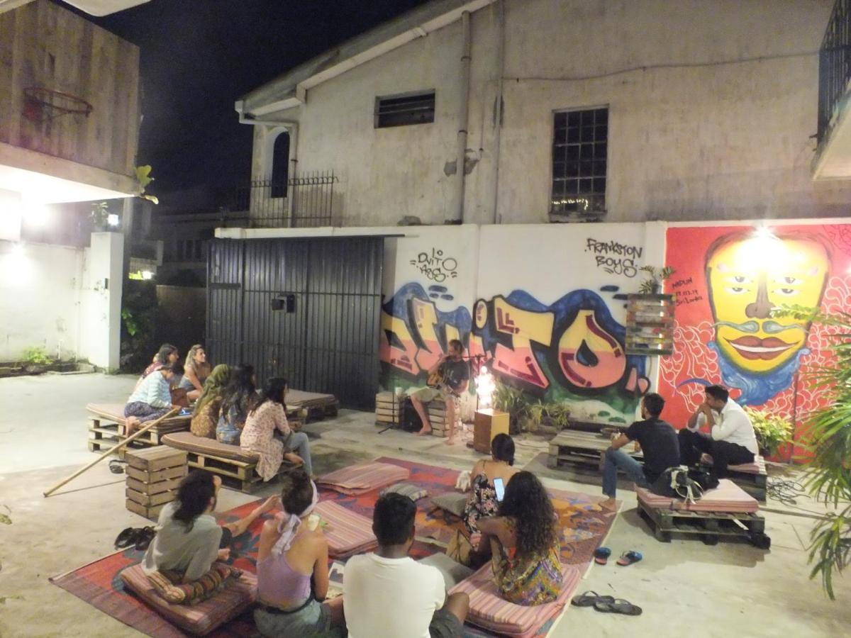 Groove House Hostels Коломбо Экстерьер фото