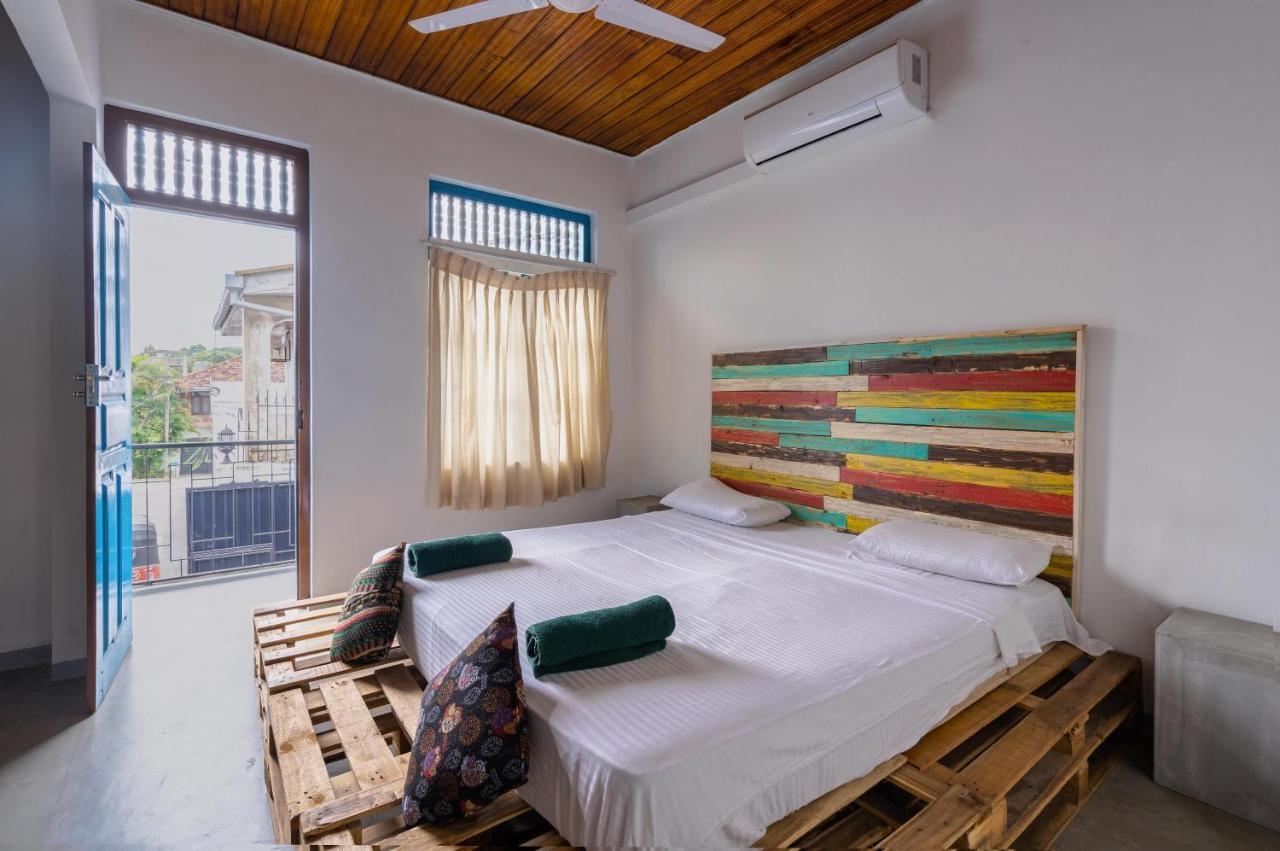 Groove House Hostels Коломбо Экстерьер фото